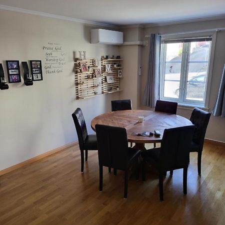 Апартаменти Sentrumsleilighet Med Gratis Parkering Til Leie Арендал Екстер'єр фото