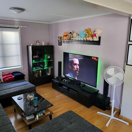 Апартаменти Sentrumsleilighet Med Gratis Parkering Til Leie Арендал Екстер'єр фото